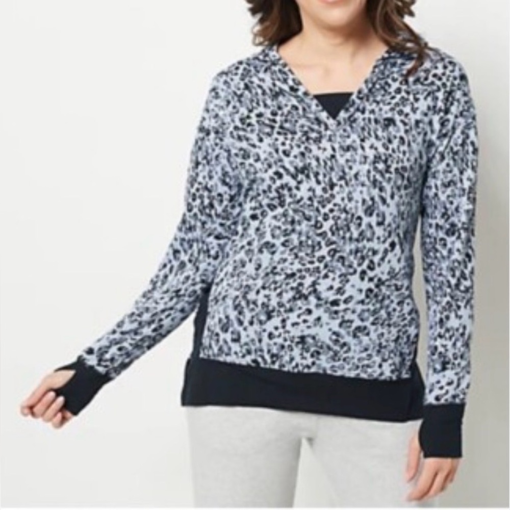 New Cuddl Duds QVC Lightweight Animal Print Womans Pullover Hoodie / medium